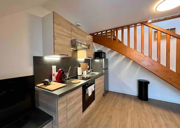 Appartement Centre-Ville / 6 Prsn / Bord Du Doubs / Au Pied De La Citadelle