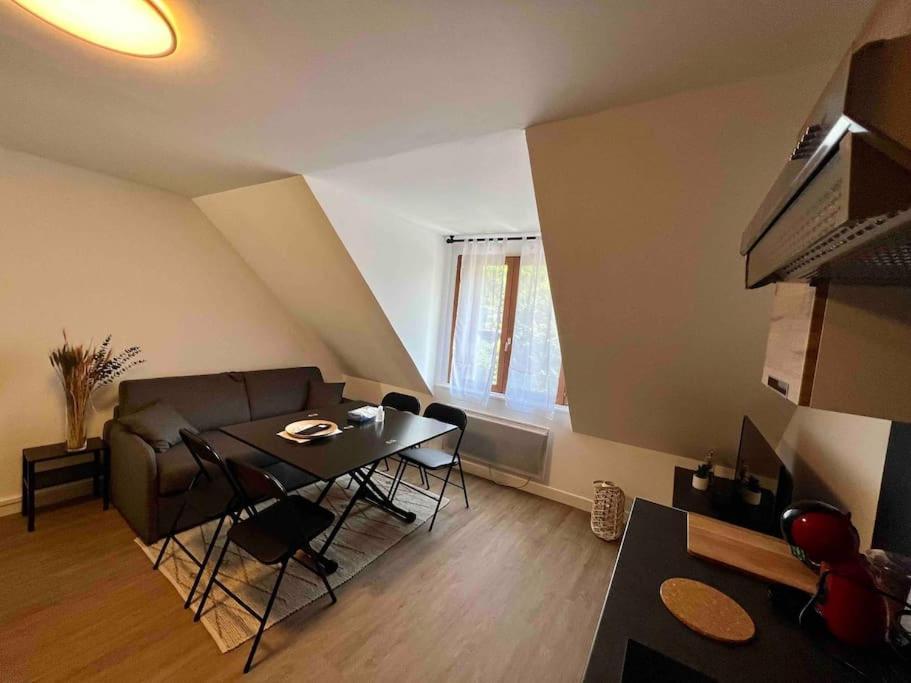 Apartment Centre-ville / 6 Prsn / Bord Du Doubs / Au Pied De La Citadelle *